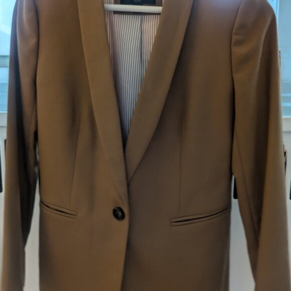 Blazer - Picture 4 of 6
